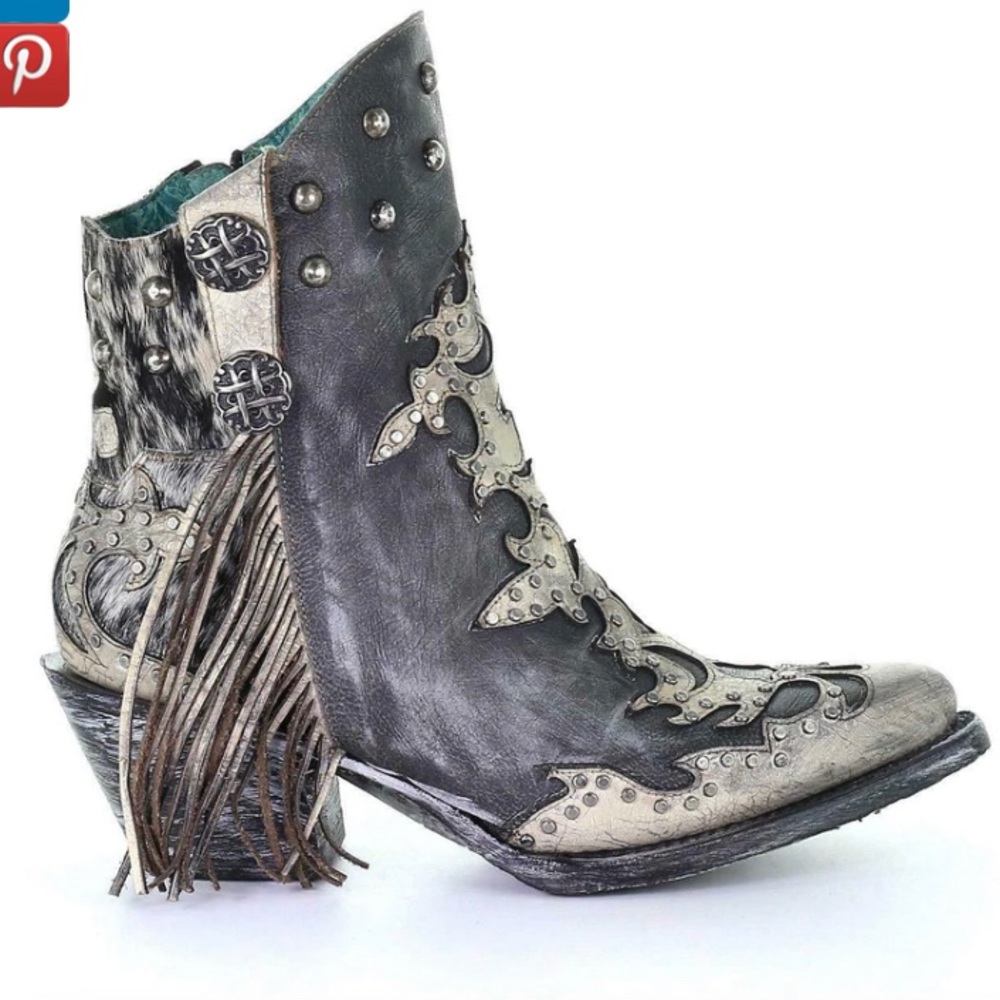 🎉 FLASH SALE 🎉 Corral  short ankle boots booties 6.5
